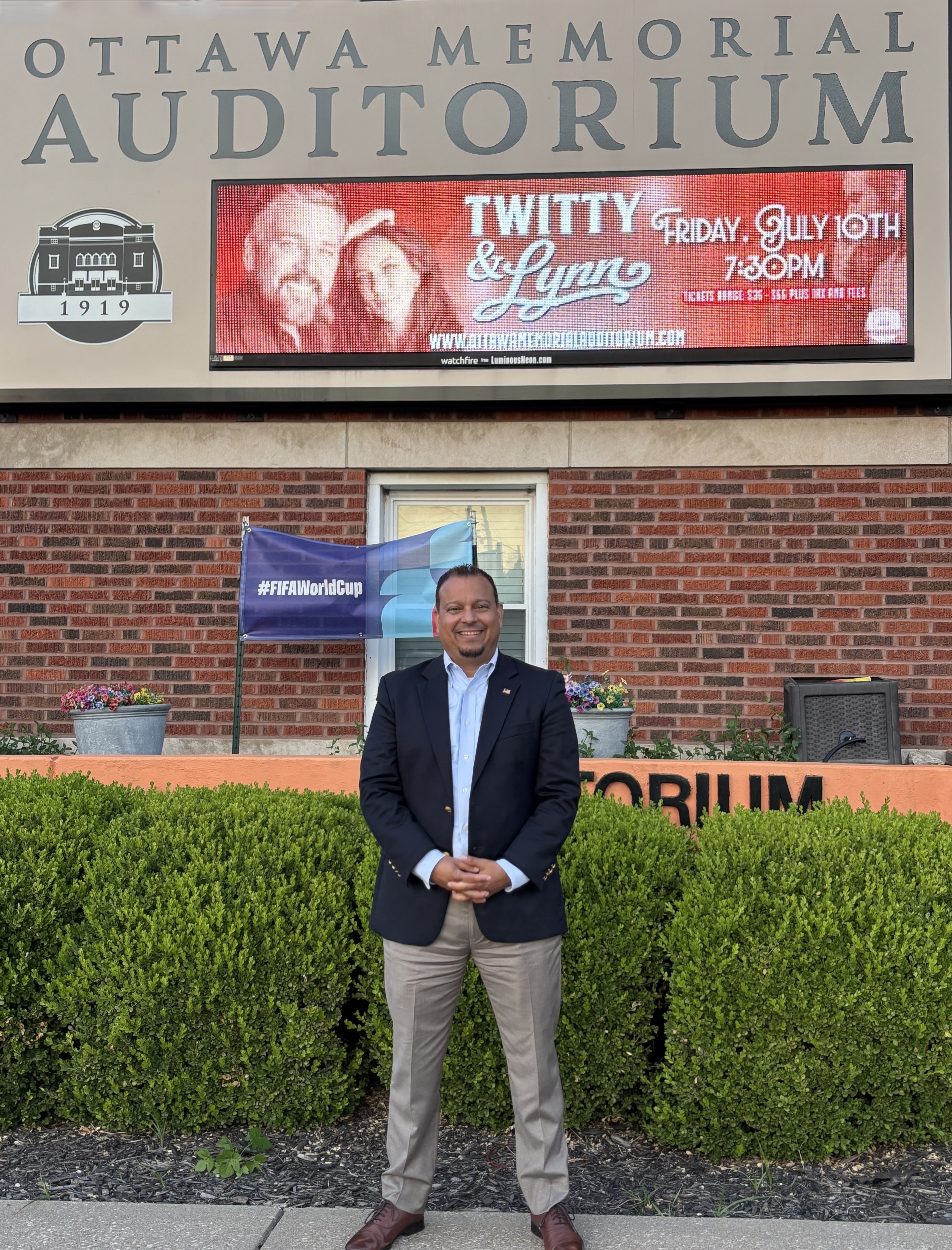 Juan at the Franklin County Chamber of Commerce event
